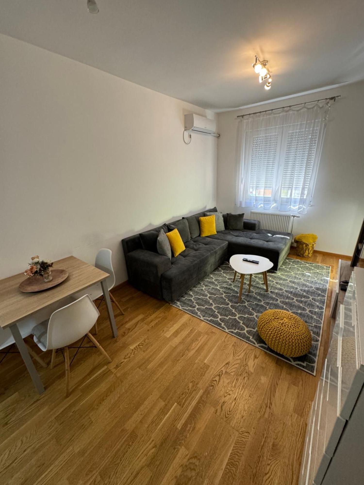 Appartamento Novi Sad Apartman Esterno foto